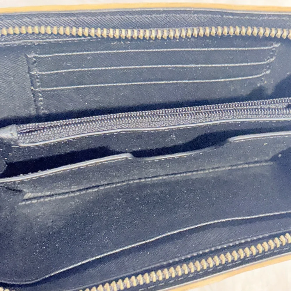 Michael Kors Jet Set Travel Zip Around Accordion Wallet Black 38F7YFMZ3L